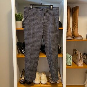 Laura Petites stretch capris. Size 12. Like new condition.